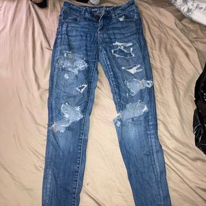 American Eagle skinny ripped jeans, only have been worn a few times. Size 4.